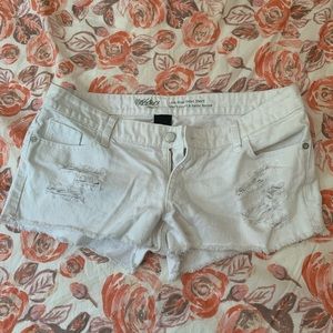 Mossimo White Distressed Denim Shorts Size 8/29